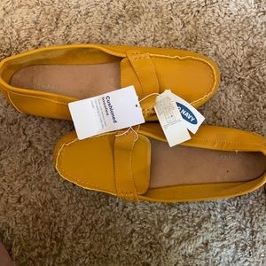 Mustard colored slip ons ⭐